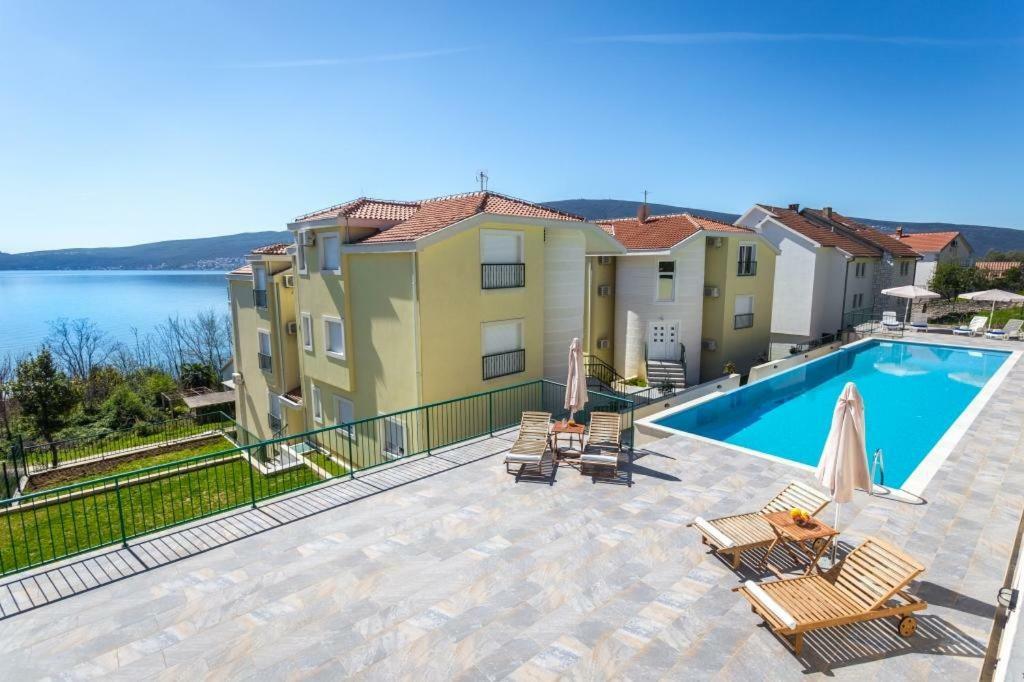 Adriadome Paradise Bijela Exterior photo